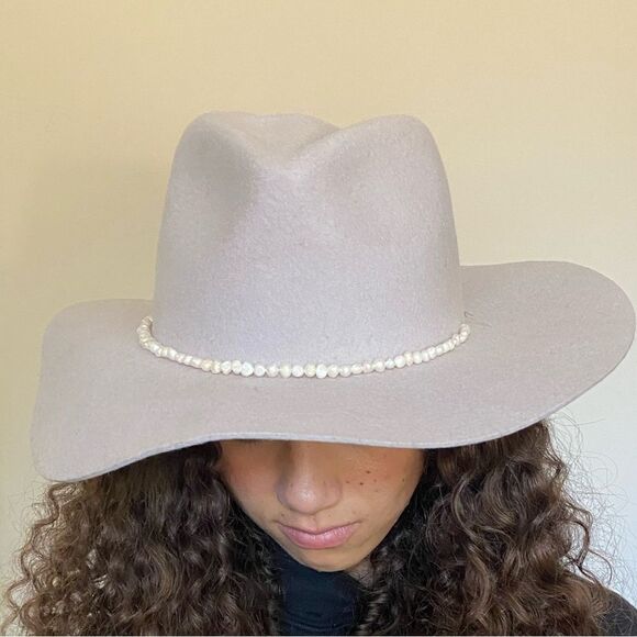 NWT Wyeth Anthropologie Lilac/Purple Pearl Trim 100% Wool Boater Hat - Picture 1 of 8